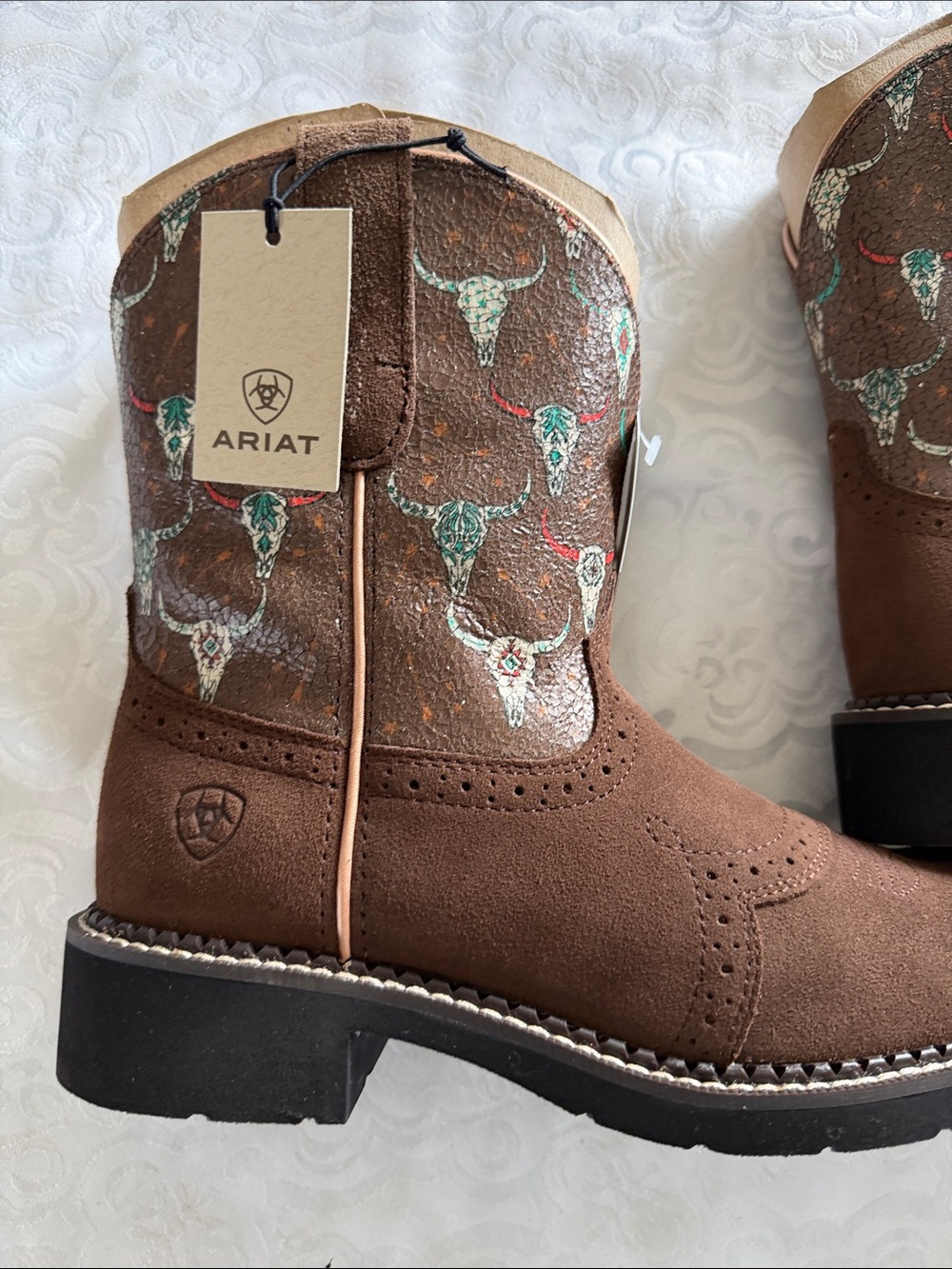 Ariat women’s Cowboy Boots - Picture 13 of 16